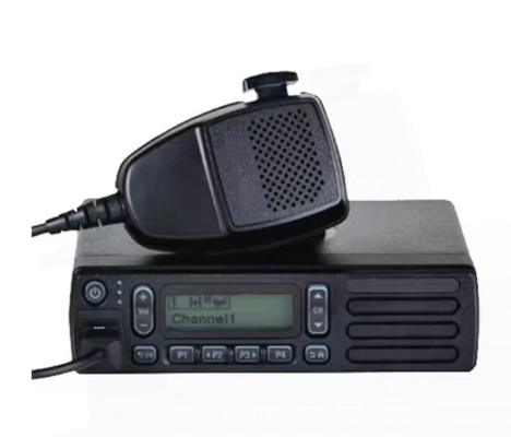 UHF / VHF XiR M3688 Vehículo móvil digital de dos vías Radio de largo alcance Base de automóviles