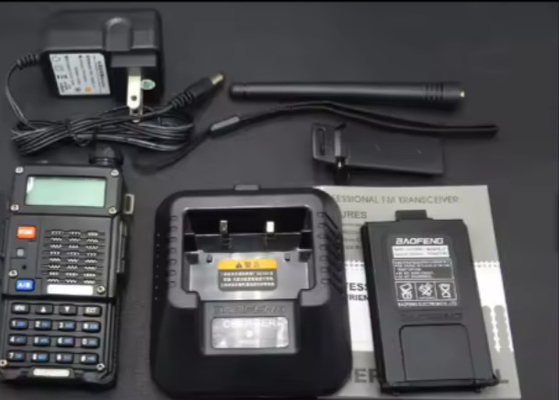 Baofeng VHF UHF Dual Band Comunicación inalámbrica de radio bidireccional con teclado BF F8 Largo alcance